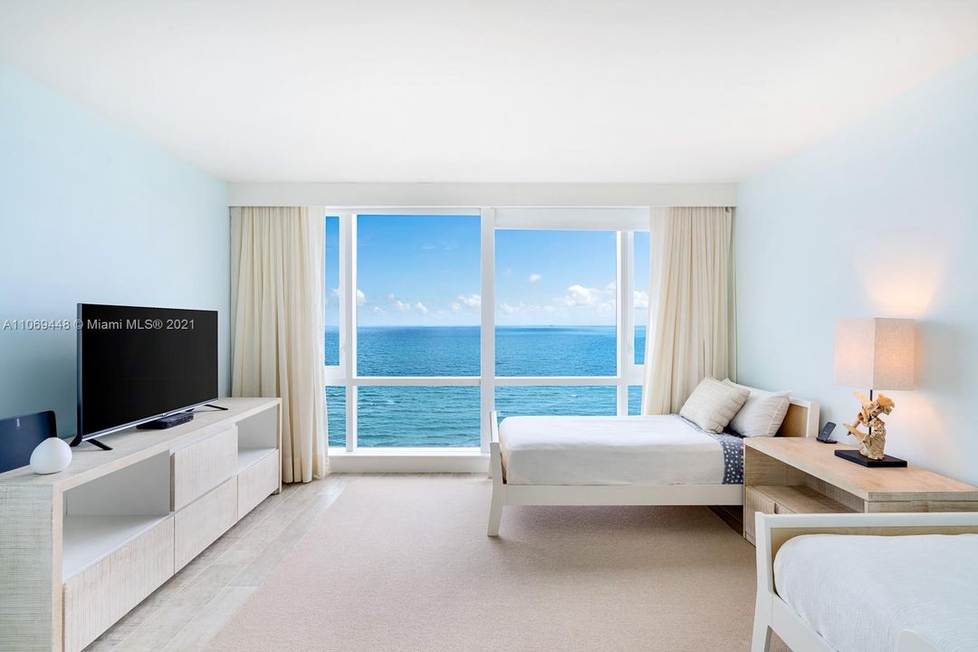 Guest Bedroom with Direct Ocean Views