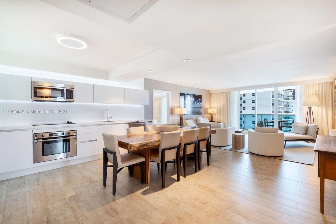 Recently Sold: $5,900,000 (3 beds, 3 baths, 2122 Square Feet)