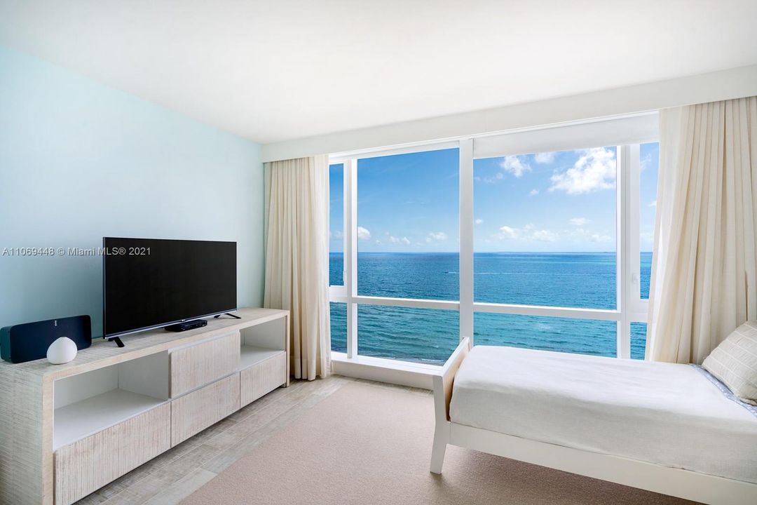 Guest Bedroom with Direct Ocean Views