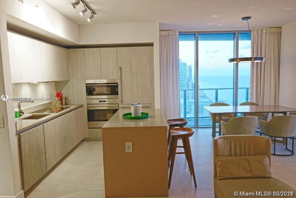 Recently Sold: $1,150,000 (2 beds, 2 baths, 1145 Square Feet)