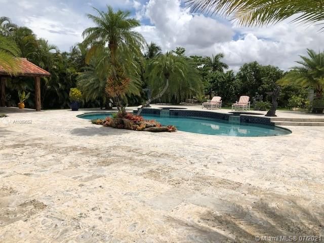 Recently Sold: $1,649,900 (5 beds, 4 baths, 3825 Square Feet)