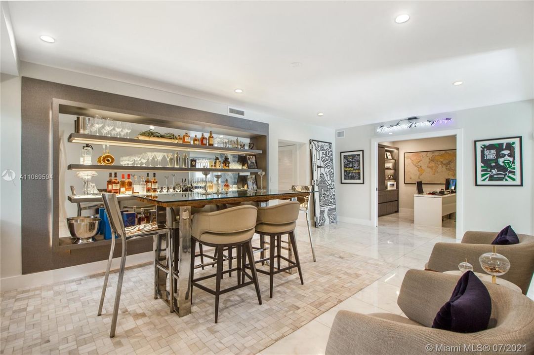 Recently Sold: $2,050,000 (3 beds, 3 baths, 2660 Square Feet)