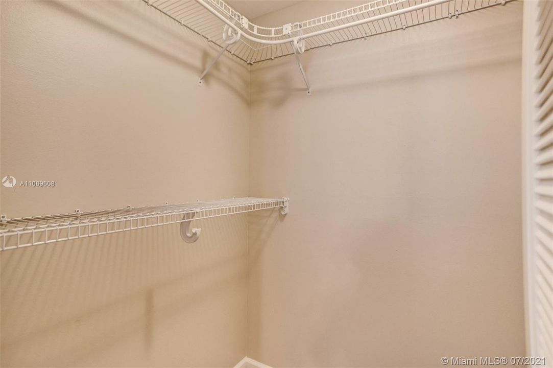 Недавно продано: $699,000 (3 спален, 2 ванн, 1618 Квадратных фут)