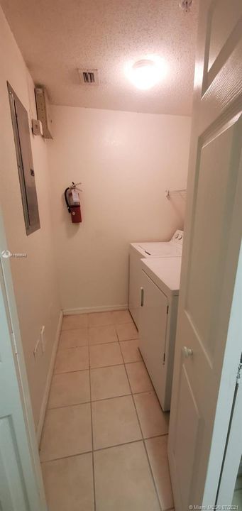 Recently Rented: $1,400 (1 beds, 1 baths, 768 Square Feet)