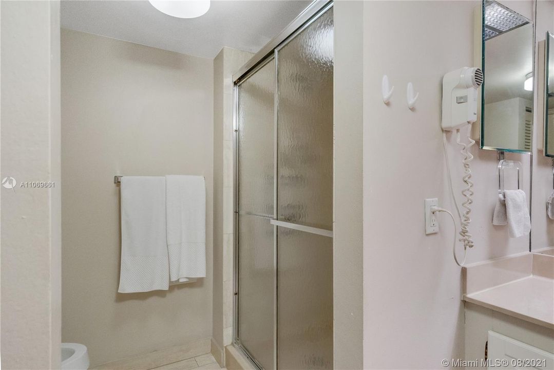 最近租的: $4,500 (3 贝兹, 3 浴室, 1827 平方英尺)