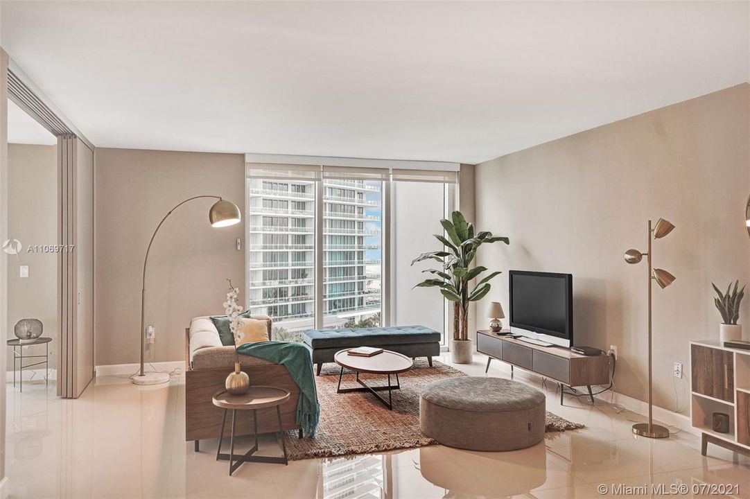 Recently Sold: $939,000 (2 beds, 2 baths, 1056 Square Feet)