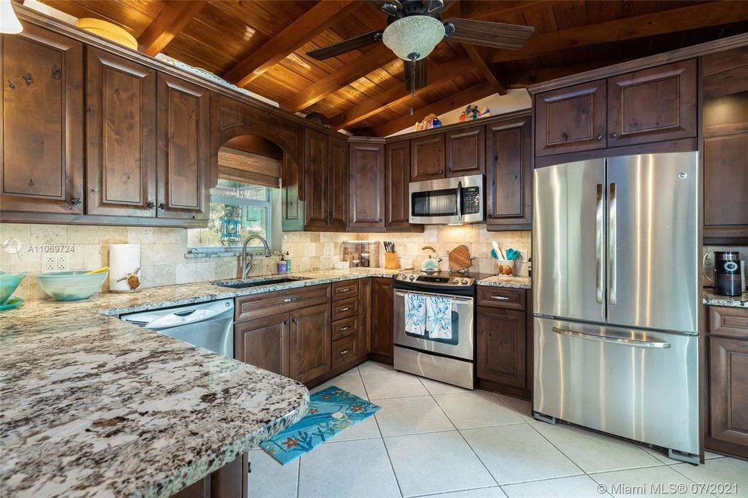 KichenBeautifully updated Kitchen with granite and Stainless