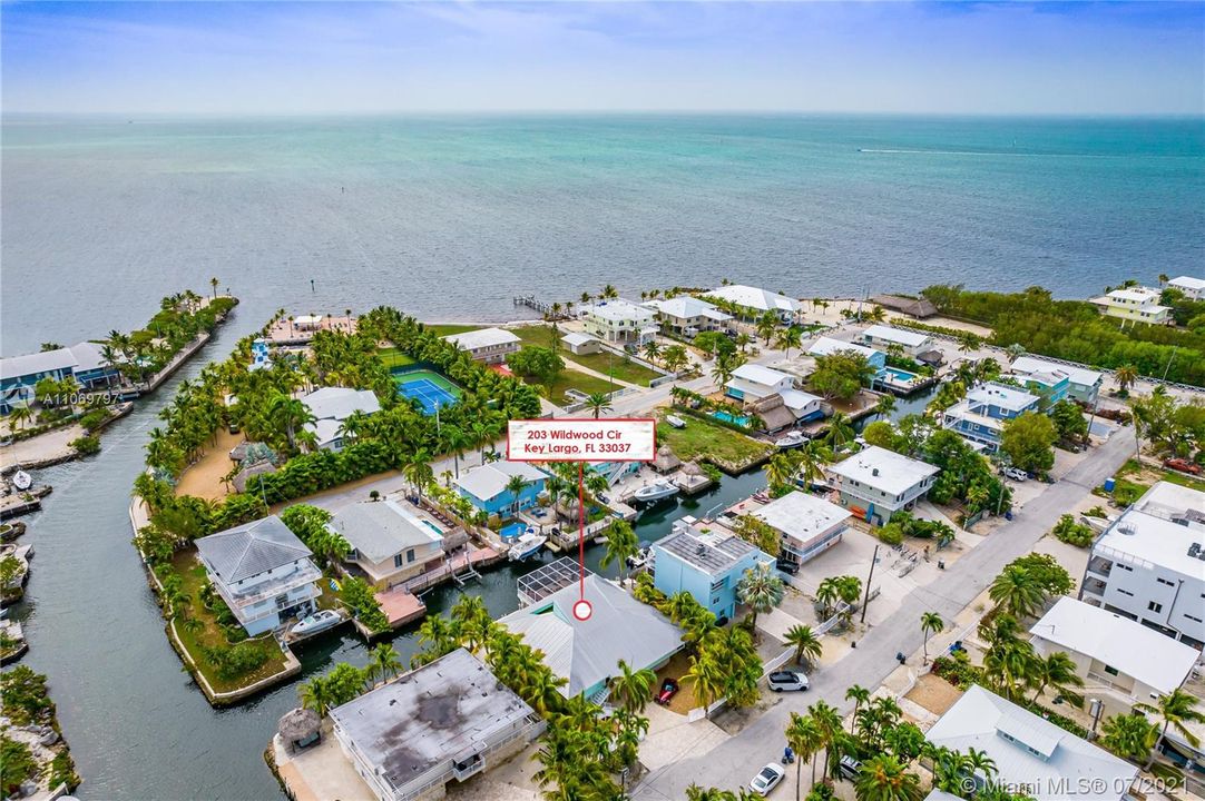 Recently Sold: $1,699,000 (4 beds, 3 baths, 2624 Square Feet)