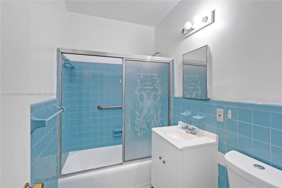 最近售出: $239,900 (2 贝兹, 2 浴室, 748 平方英尺)