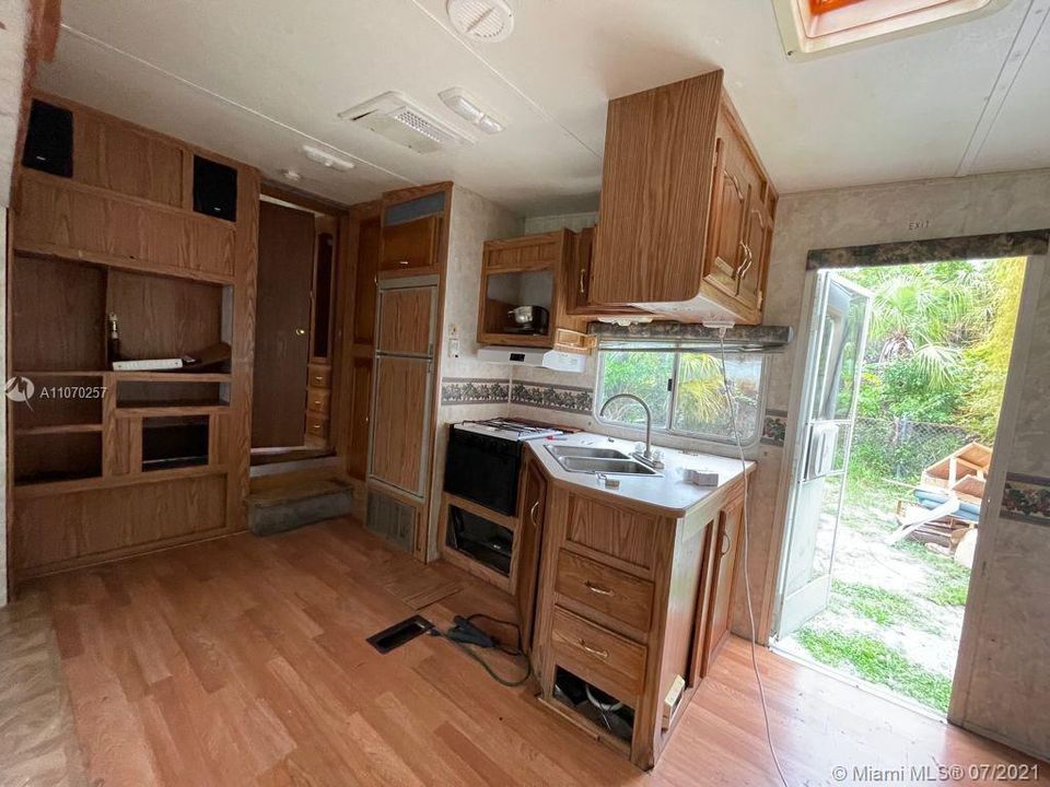 Recently Rented: $750 (0 beds, 1 baths, 240 Square Feet)