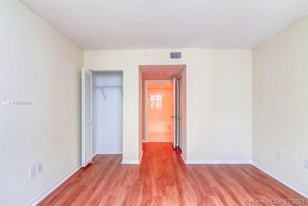 Recently Rented: $3,140 (2 beds, 2 baths, 1238 Square Feet)