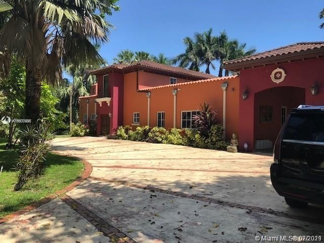 Recently Sold: $1,350,000 (5 beds, 3 baths, 4440 Square Feet)