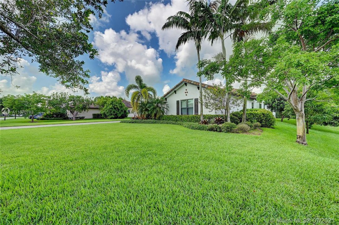 Recently Sold: $1,100,000 (4 beds, 3 baths, 3900 Square Feet)