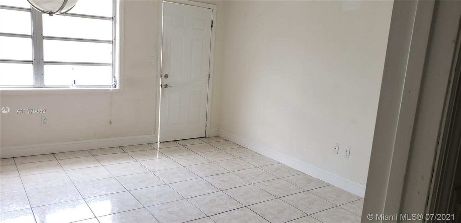 Recently Rented: $1,350 (2 beds, 1 baths, 624 Square Feet)