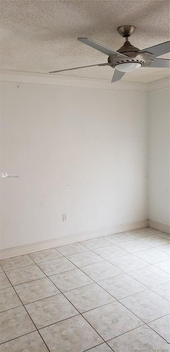Recently Rented: $1,350 (2 beds, 1 baths, 624 Square Feet)