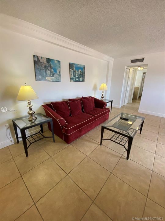 Recently Rented: $2,095 (1 beds, 1 baths, 850 Square Feet)