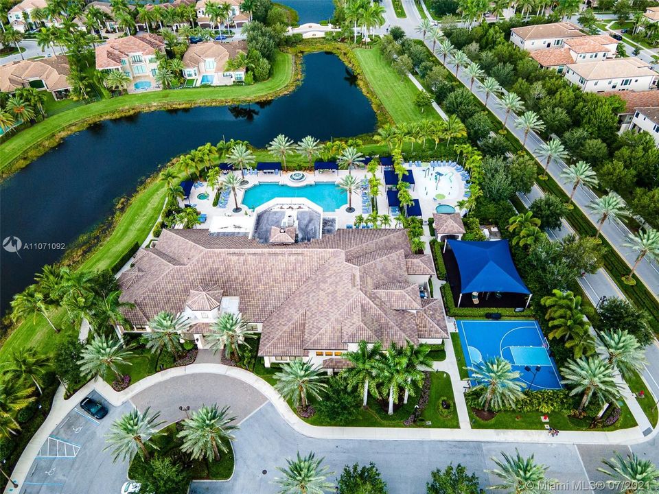 Recently Sold: $1,899,000 (5 beds, 6 baths, 5188 Square Feet)