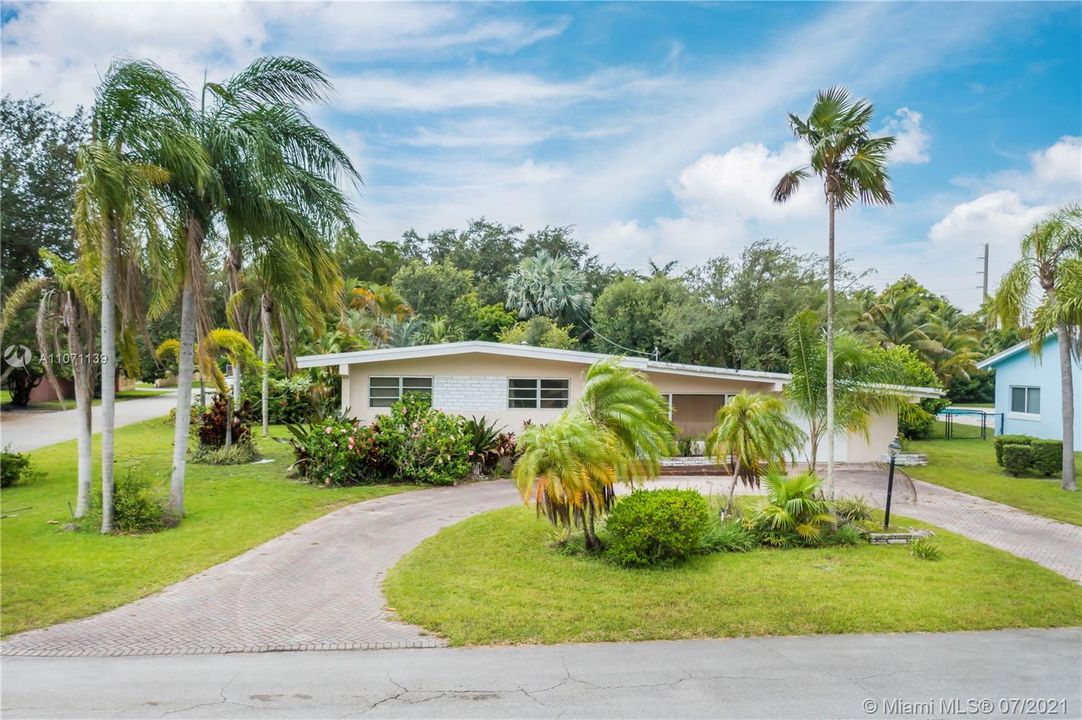 Recently Sold: $775,000 (3 beds, 2 baths, 0 Square Feet)