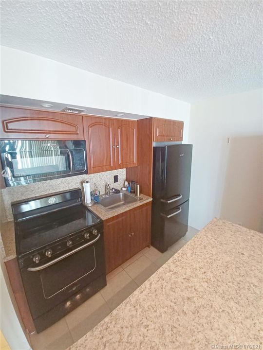 Recently Sold: $329,000 (0 beds, 1 baths, 407 Square Feet)