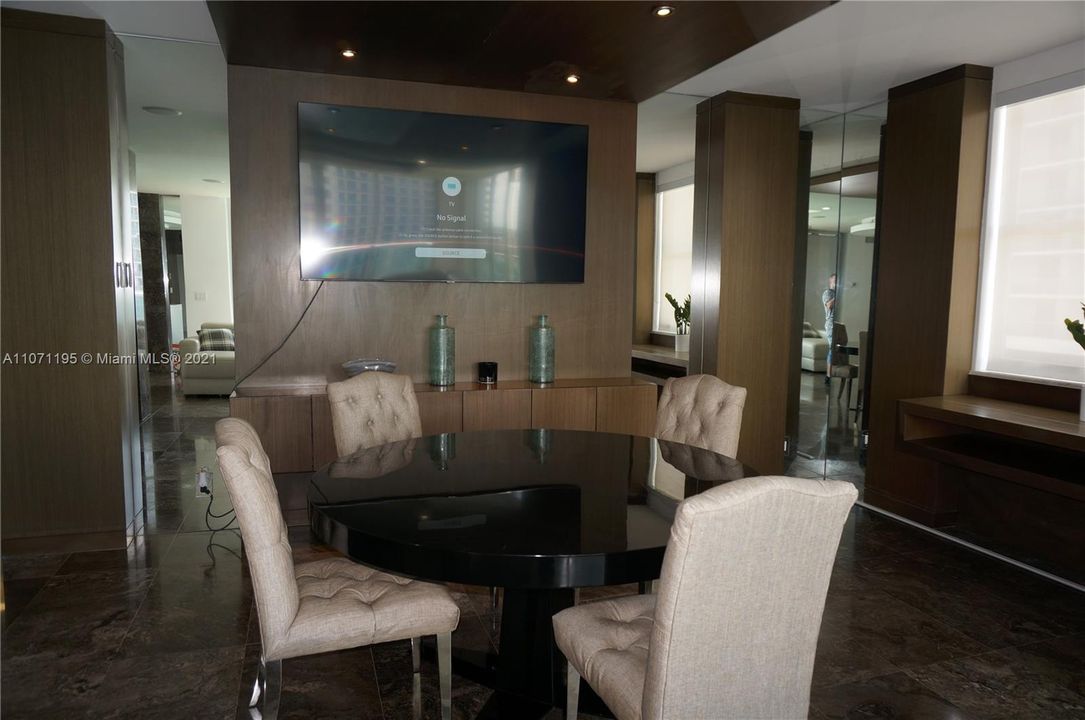 For Rent: $8,900 (3 beds, 3 baths, 2037 Square Feet)