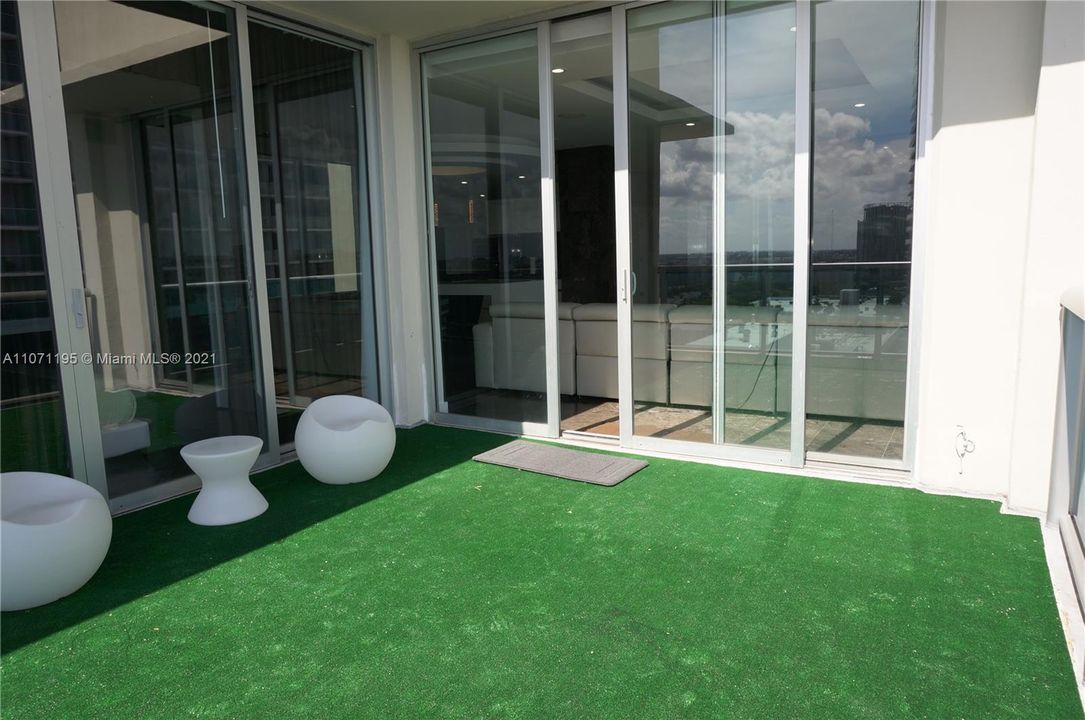 For Rent: $8,900 (3 beds, 3 baths, 2037 Square Feet)