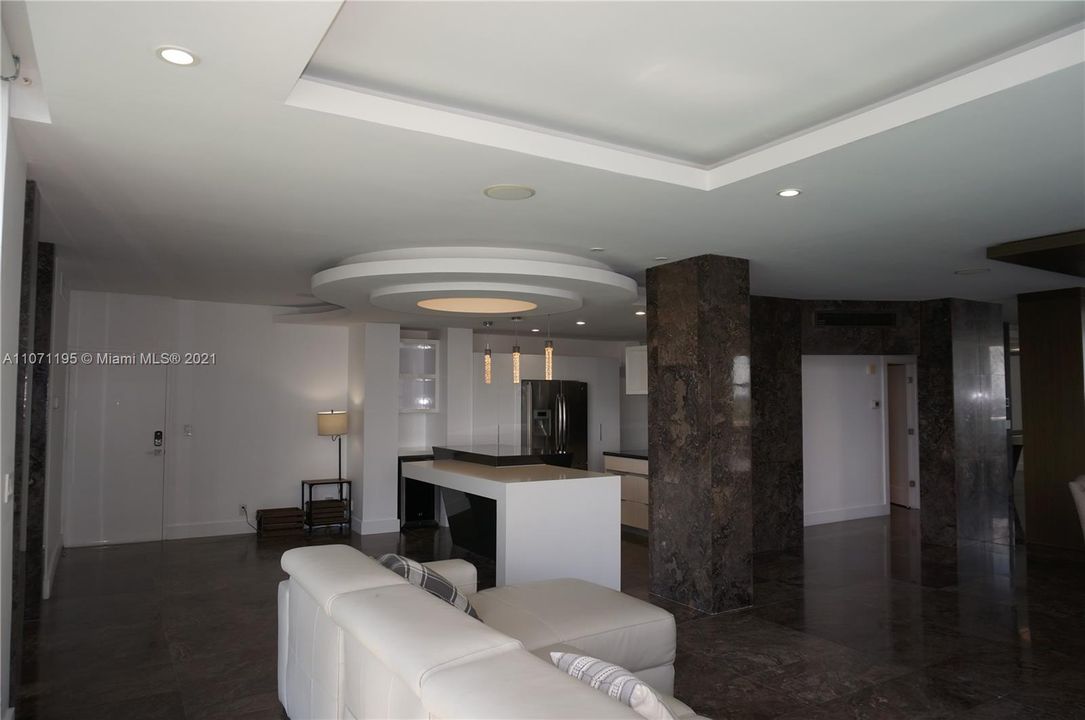 For Rent: $8,900 (3 beds, 3 baths, 2037 Square Feet)