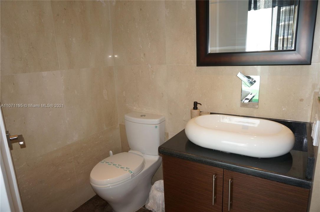 For Rent: $8,900 (3 beds, 3 baths, 2037 Square Feet)