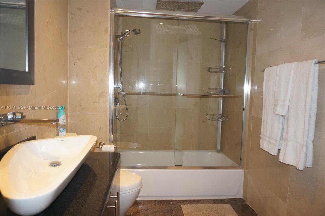 For Rent: $8,900 (3 beds, 3 baths, 2037 Square Feet)