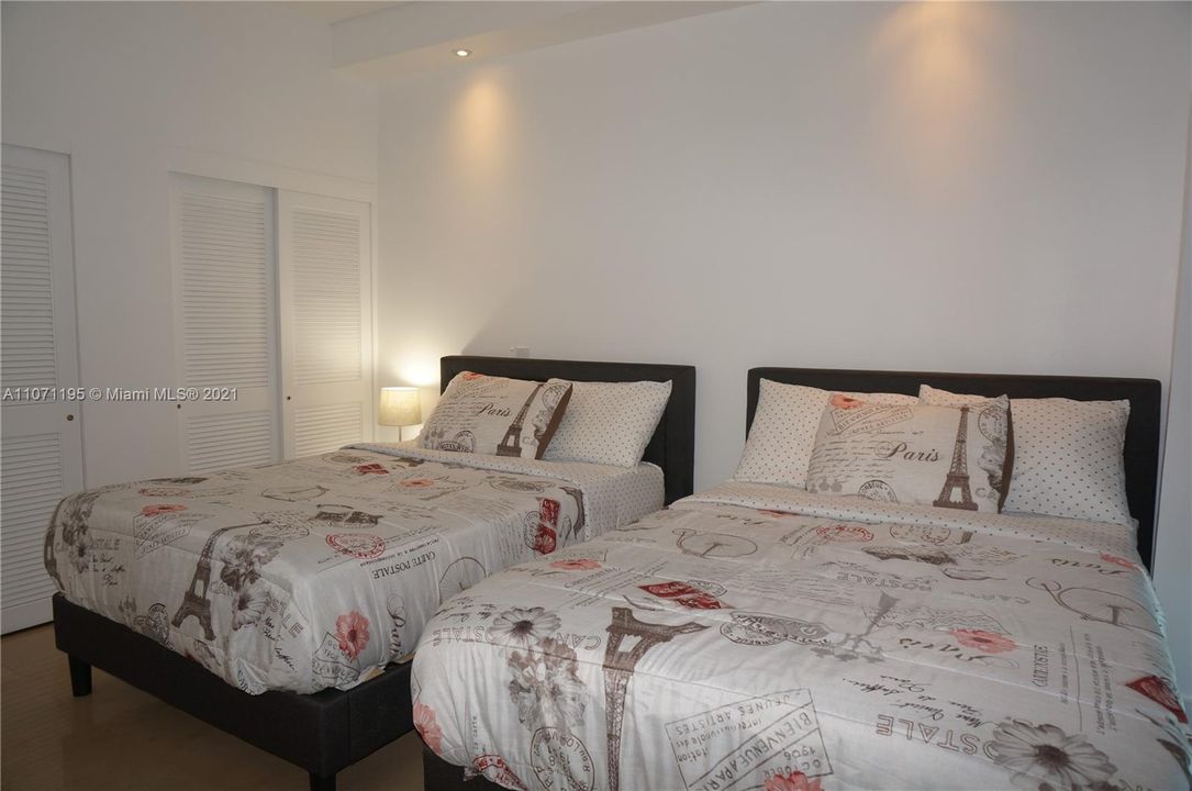 For Rent: $8,900 (3 beds, 3 baths, 2037 Square Feet)