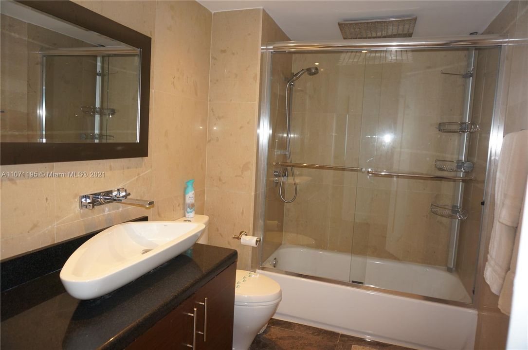 For Rent: $8,900 (3 beds, 3 baths, 2037 Square Feet)