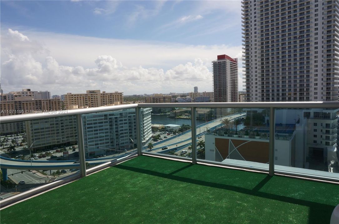 For Rent: $8,900 (3 beds, 3 baths, 2037 Square Feet)