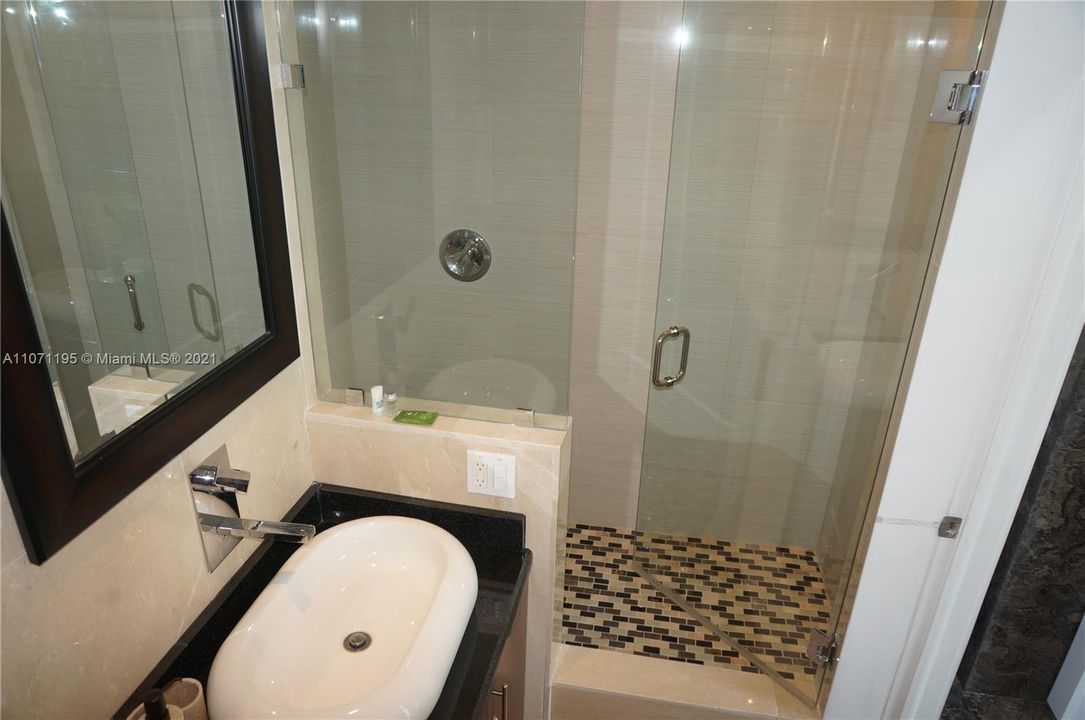 For Rent: $8,900 (3 beds, 3 baths, 2037 Square Feet)