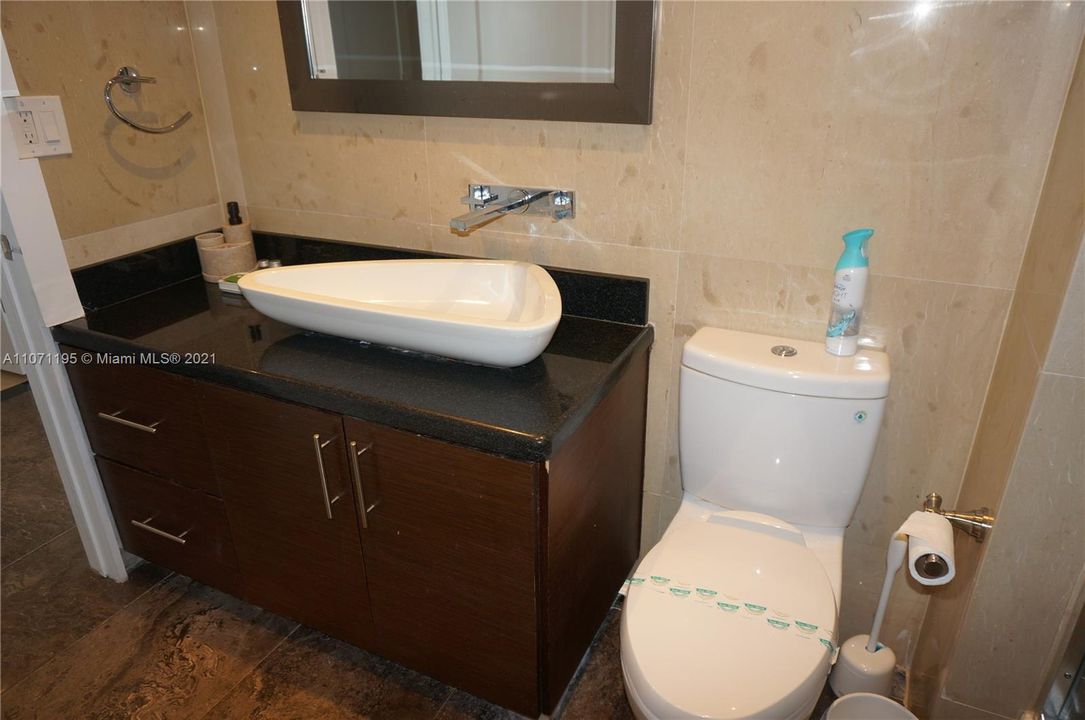 For Rent: $8,900 (3 beds, 3 baths, 2037 Square Feet)