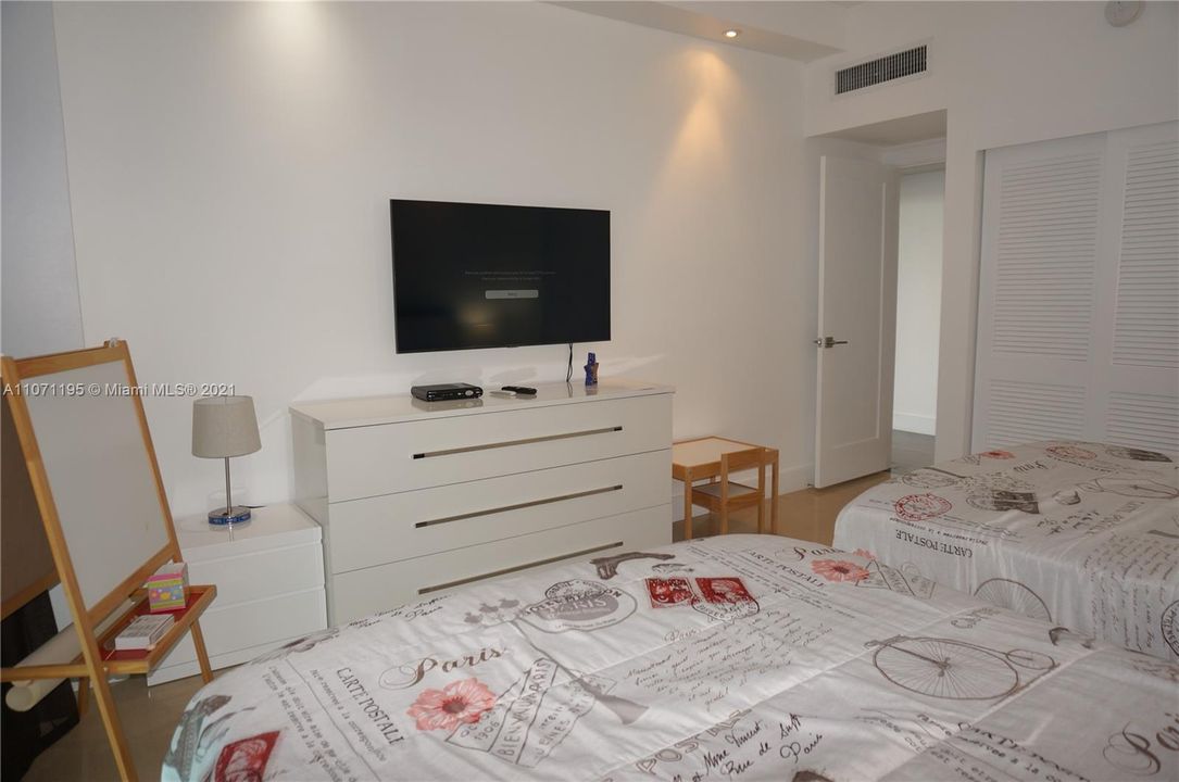 For Rent: $8,900 (3 beds, 3 baths, 2037 Square Feet)