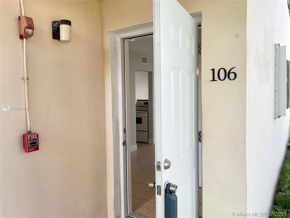 Recently Sold: $142,500 (1 beds, 1 baths, 635 Square Feet)
