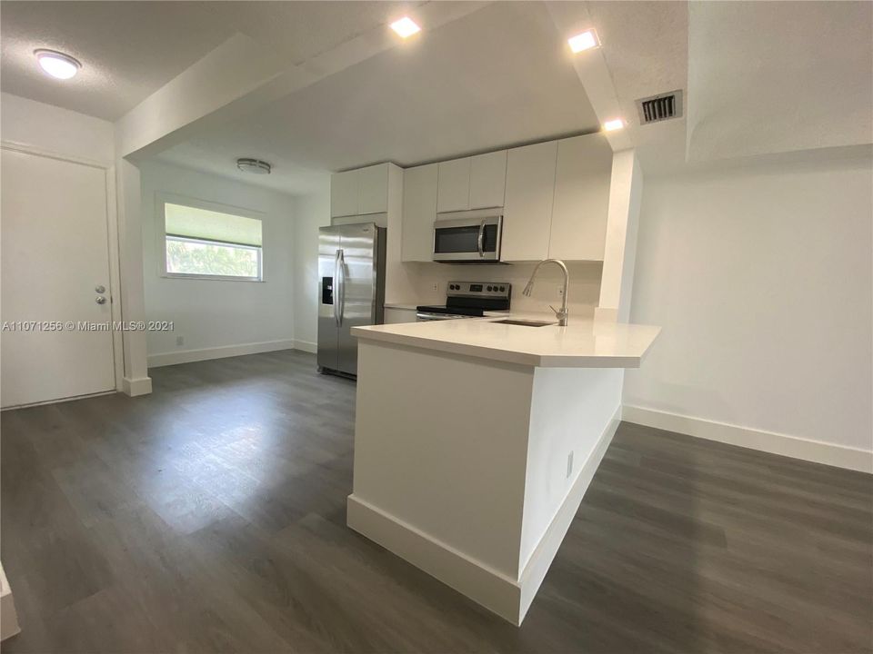 Recently Sold: $179,500 (2 beds, 2 baths, 1300 Square Feet)