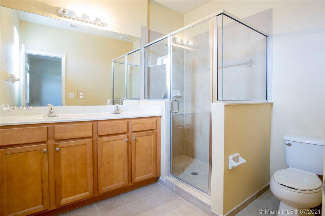 最近售出: $470,000 (5 贝兹, 4 浴室, 2312 平方英尺)