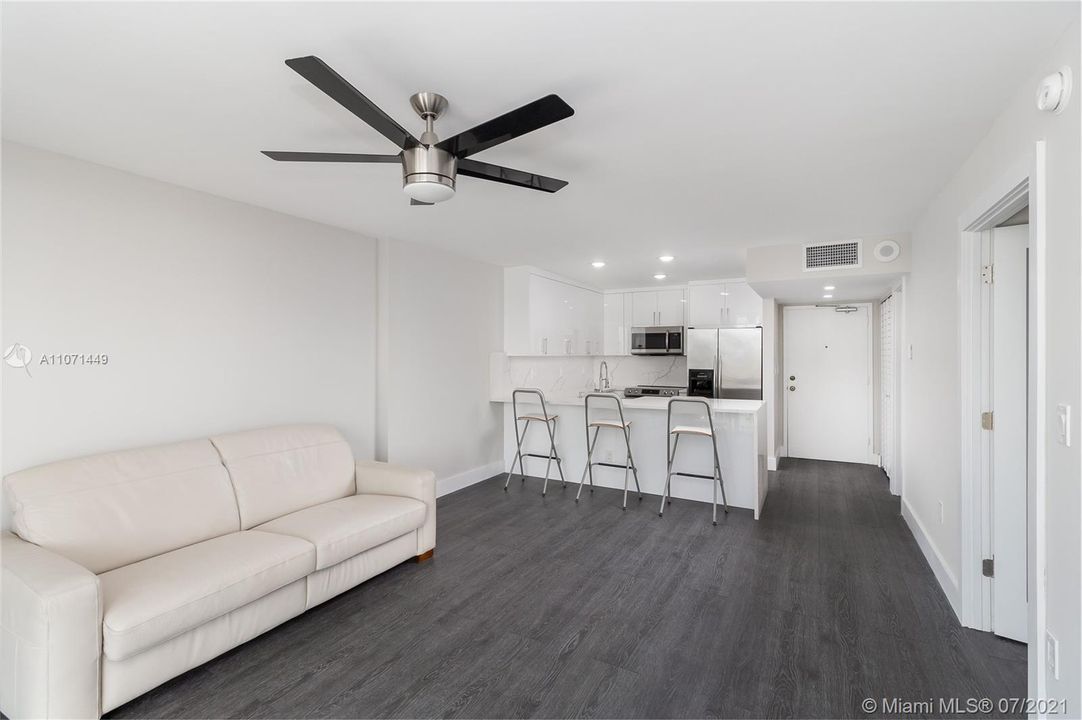Recently Rented: $3,000 (1 beds, 1 baths, 659 Square Feet)