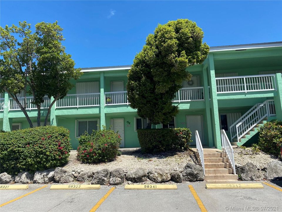 Recently Sold: $435,000 (2 beds, 2 baths, 778 Square Feet)