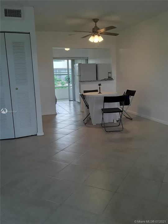 Recently Rented: $900 (1 beds, 1 baths, 735 Square Feet)