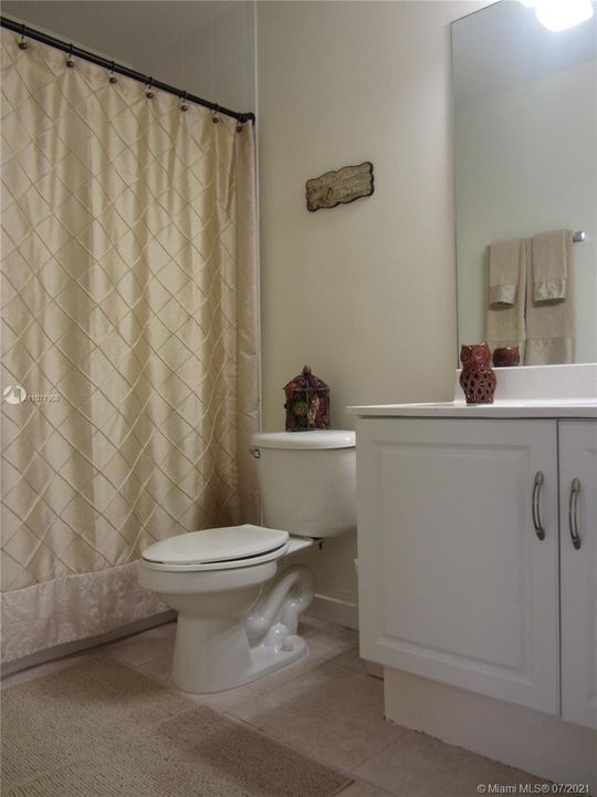 最近租的: $2,800 (3 贝兹, 2 浴室, 1857 平方英尺)