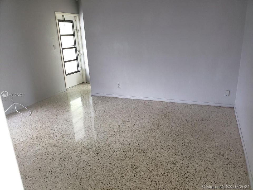 Recently Rented: $2,600 (3 beds, 2 baths, 1404 Square Feet)