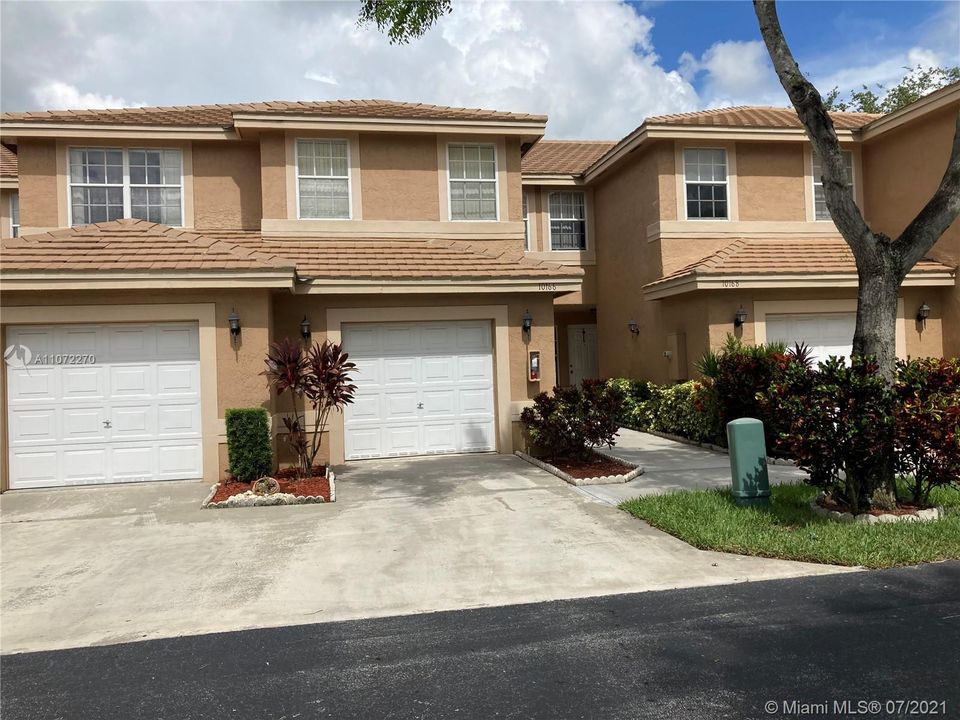 Good location on the heart of Coral Springs