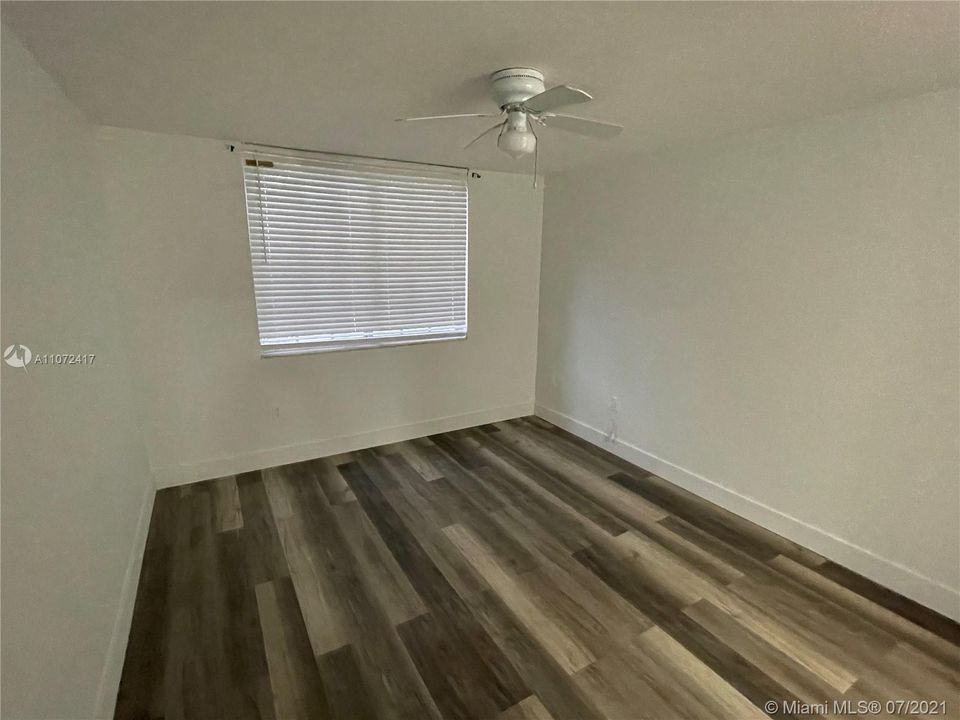 Recently Rented: $1,900 (2 beds, 2 baths, 966 Square Feet)