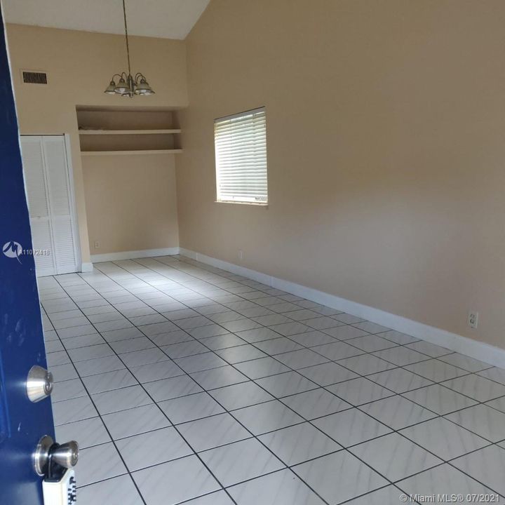 最近租的: $1,650 (2 贝兹, 2 浴室, 936 平方英尺)