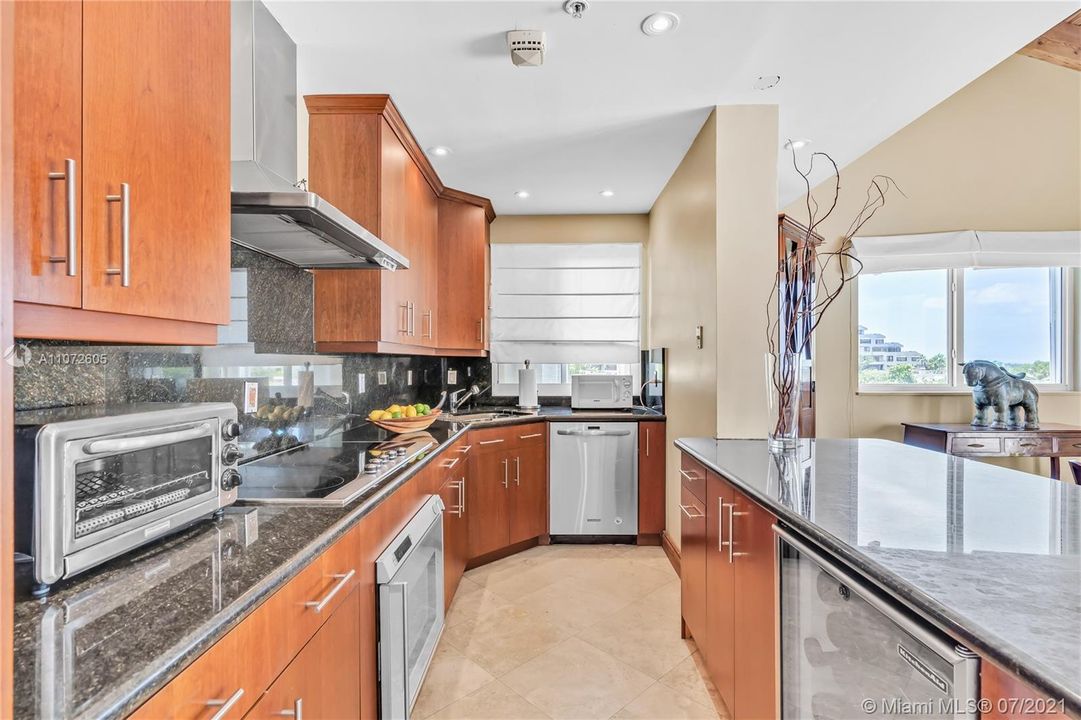 Recently Sold: $1,299,000 (3 beds, 2 baths, 1730 Square Feet)