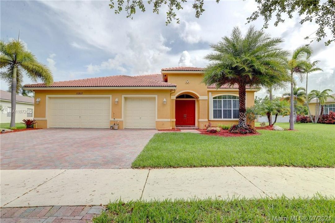 Recently Sold: $700,000 (4 beds, 3 baths, 2864 Square Feet)