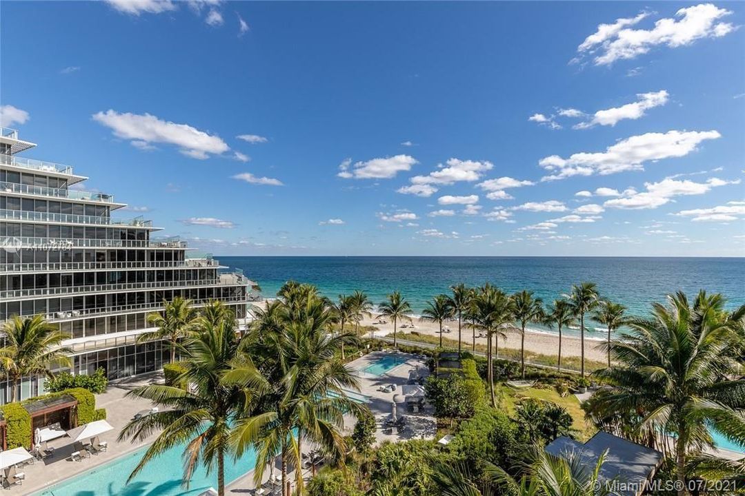 Recently Sold: $2,999,000 (3 beds, 3 baths, 2787 Square Feet)