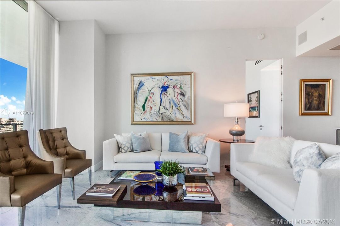 Recently Sold: $3,385,000 (3 beds, 4 baths, 1730 Square Feet)