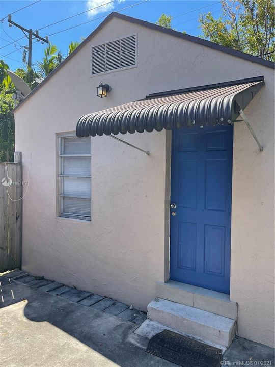 Recently Rented: $1,000 (0 beds, 1 baths, 440 Square Feet)